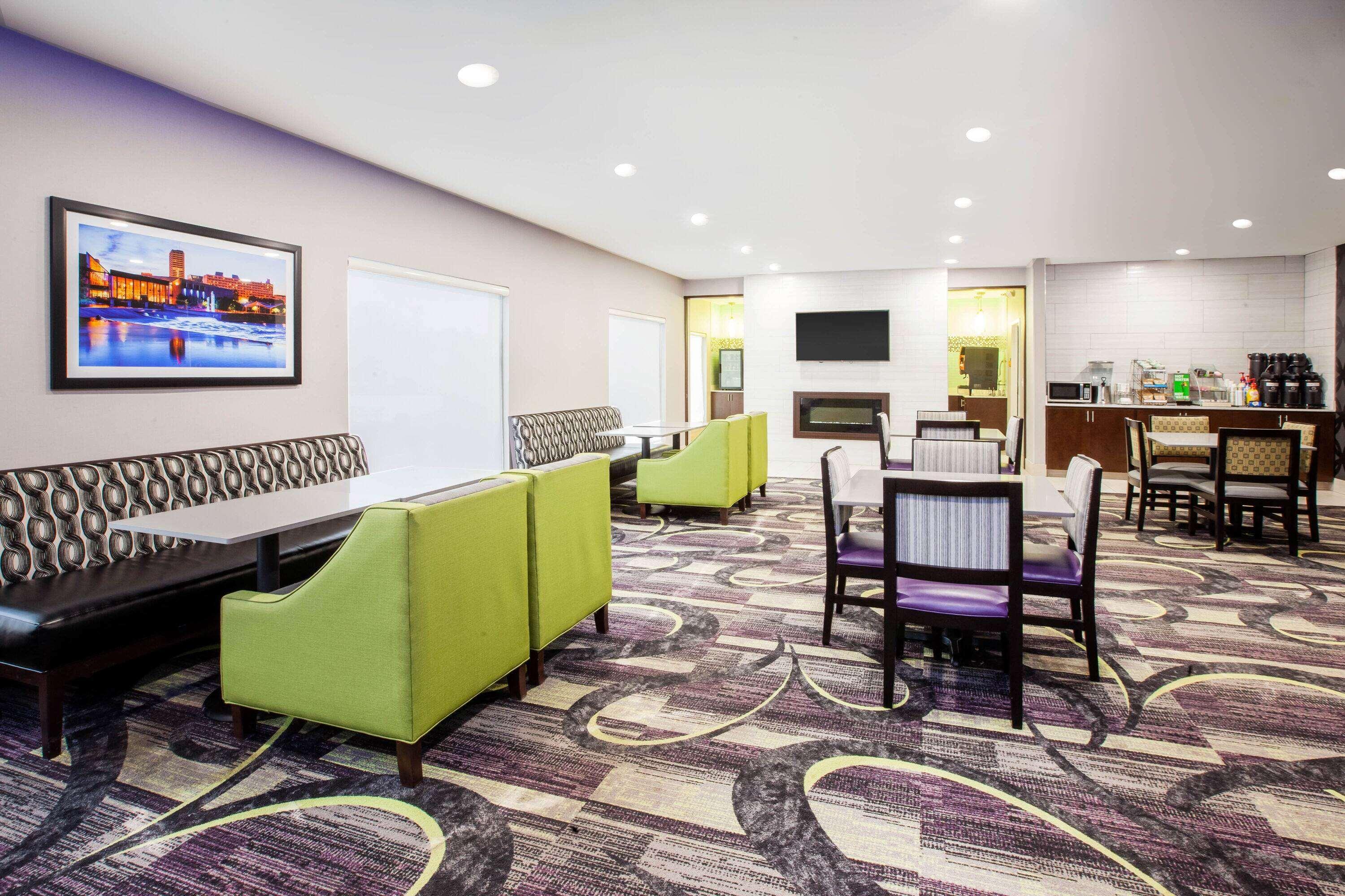 La Quinta Inn And Suites By Wyndham Elkhart Exterior foto