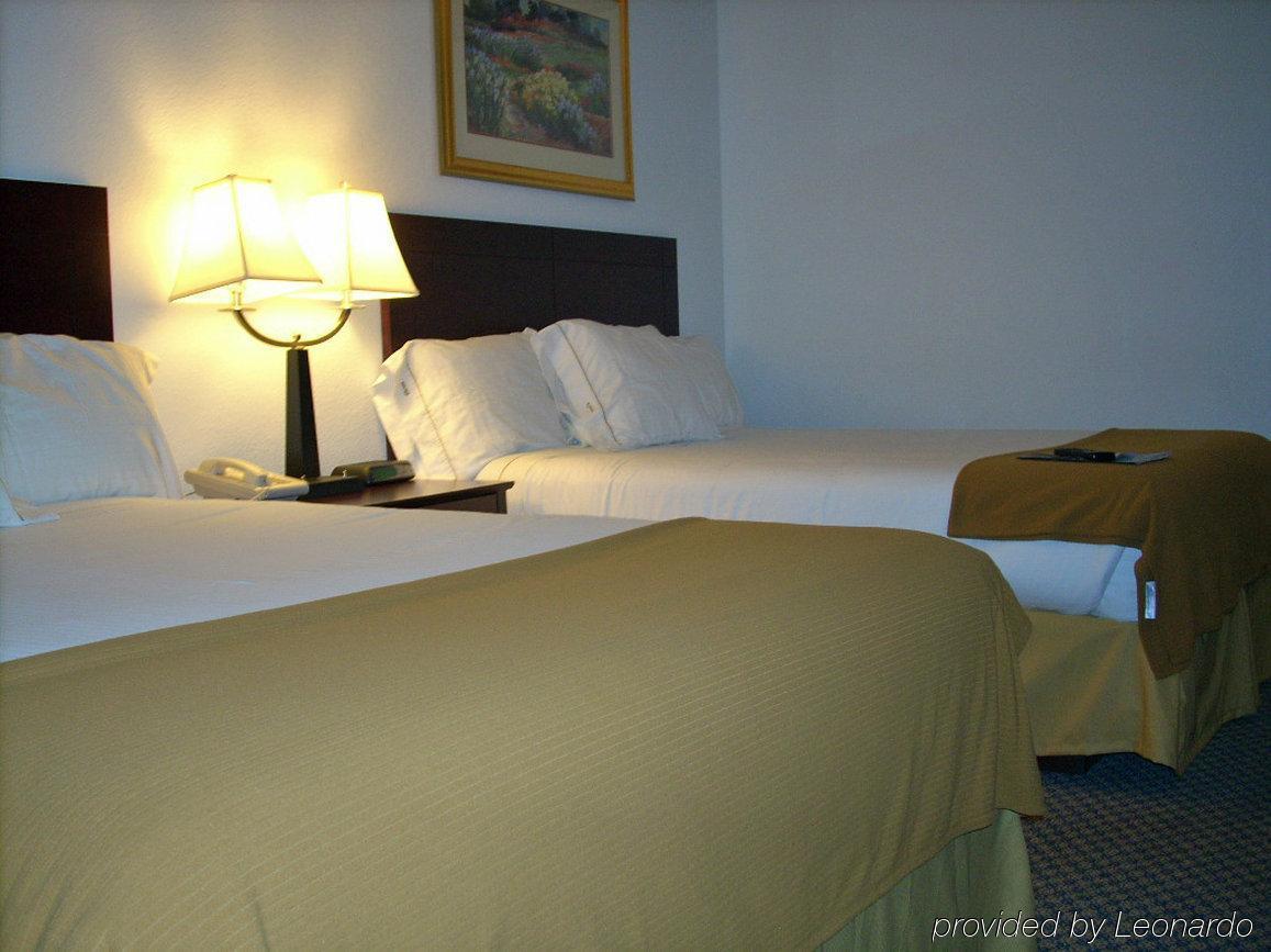 La Quinta Inn And Suites By Wyndham Elkhart Habitación foto