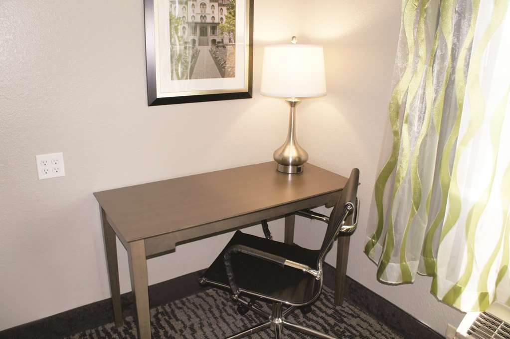 La Quinta Inn And Suites By Wyndham Elkhart Habitación foto
